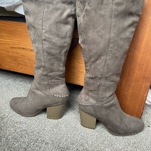 Ana Lendy Women's Taupe Suede Heeled Boots